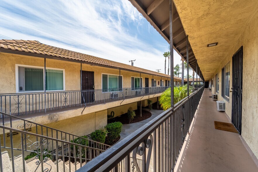 More Photos Of 2221 E Lenita Ln, Santa Ana Apartments For Sale