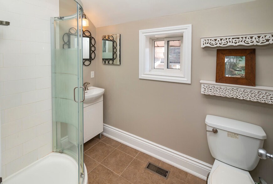 More Photos Of 6391 Main St, Whitchurch-Stouffville Storefront Retail Office For Sale