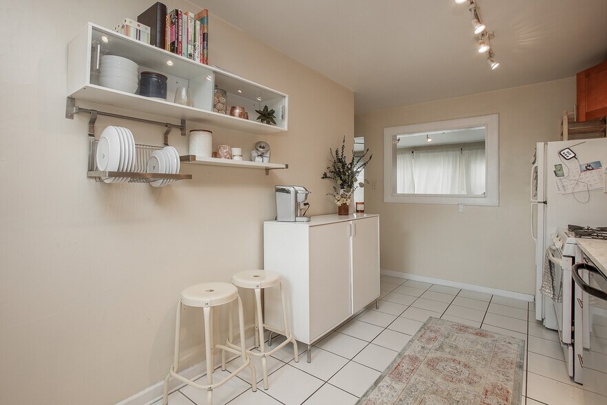 More Photos Of 16-22 E Benton Ave, Naperville Apartments For Sale