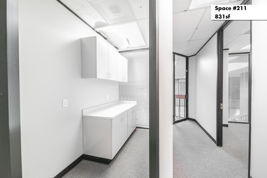 More Photos Of 1880 S Dairy Ashford Rd, Houston Office Residential For Lease