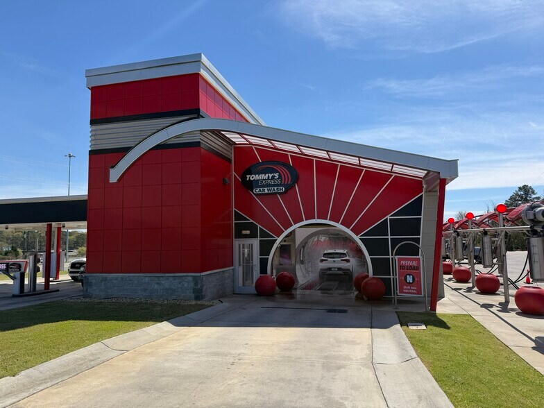 More Photos Of 2772 Riverside Dr, Macon-Bibb Carwash For Sale