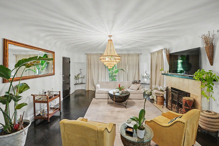 More Photos Of 942 S Mansfield Ave, Los Angeles Apartments For Sale