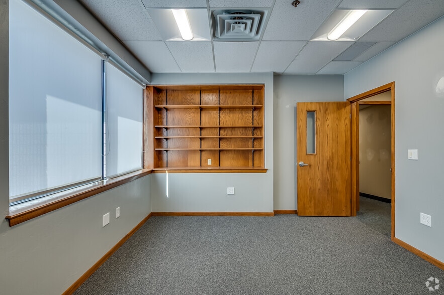More Photos Of 2390 Industrial Dr, Neenah Warehouse For Sale