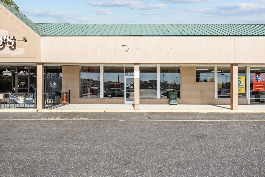 More Photos Of 605-611 Greenville Blvd SW, Greenville Unknown For Lease