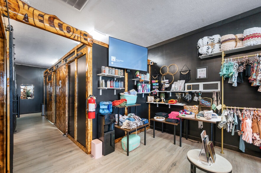 More Photos Of 8826 34 Rd, Cadillac Storefront For Sale