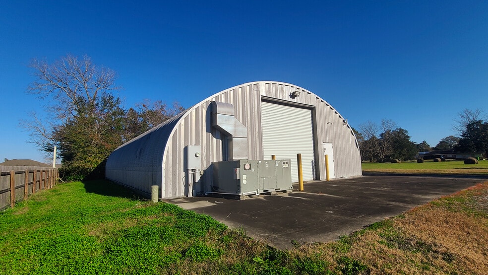 More Photos Of 282 Rees St, Breaux Bridge Light Distribution For Sale