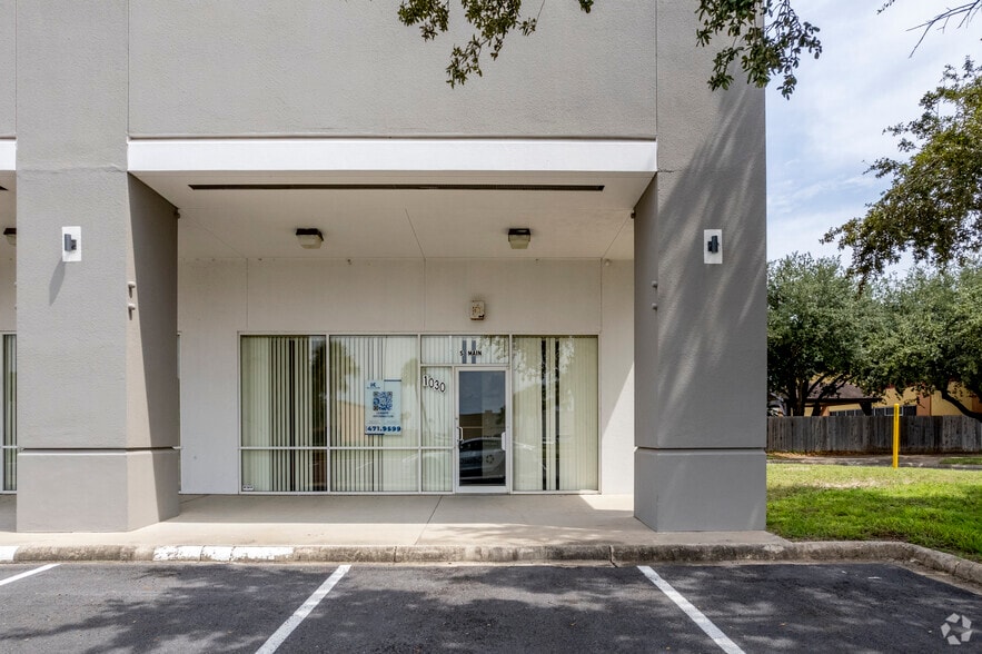 More Photos Of 1800 S Main St, McAllen Unknown For Lease