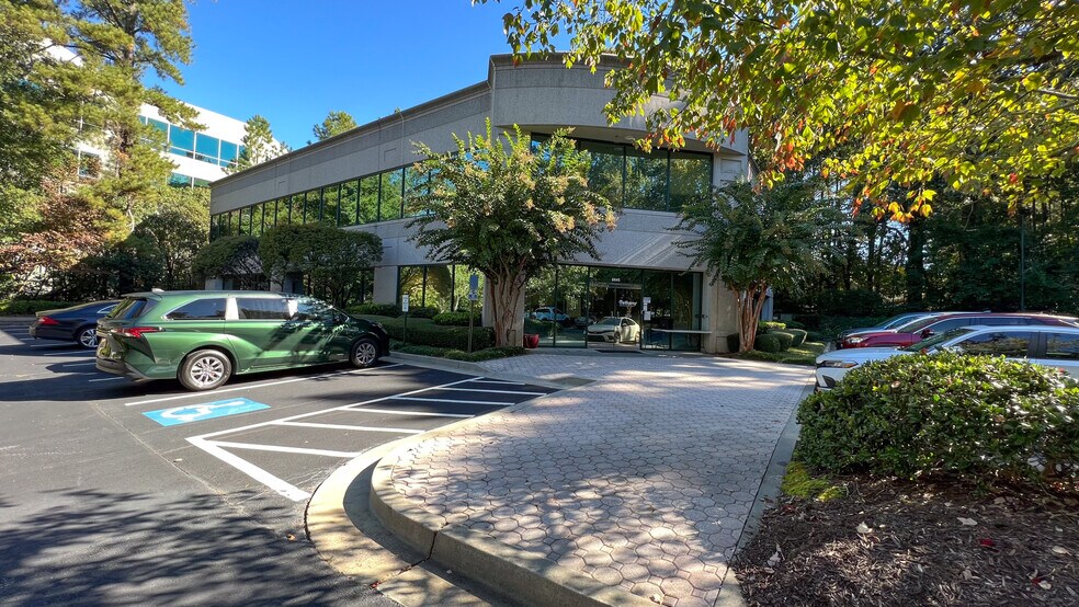 More Photos Of 6645 Peachtree Dunwoody Rd, Atlanta Office For Lease
