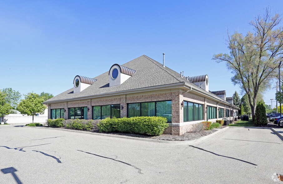 More Photos Of 13400-13486 Canal Rd, Sterling Heights Office For Lease