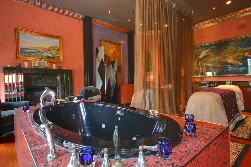 More Photos Of 48644 Victoria Ln, Oakhurst Hospitality For Sale