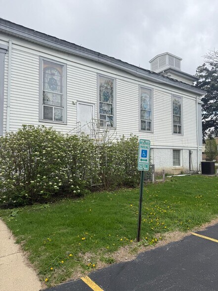 More Photos Of 15109 S Dillman St, Plainfield Religious Facility For Sale