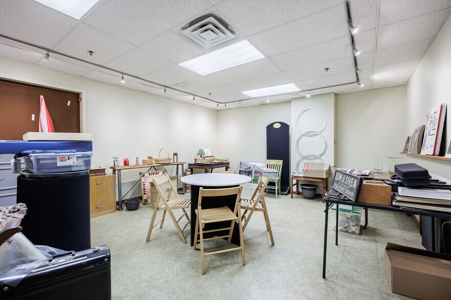 More Photos Of 1024 Garson Ave, Rochester Light Manufacturing For Sale