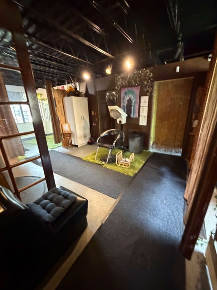 More Photos Of 157 E 8th St, Jacksonville General Retail For Sale
