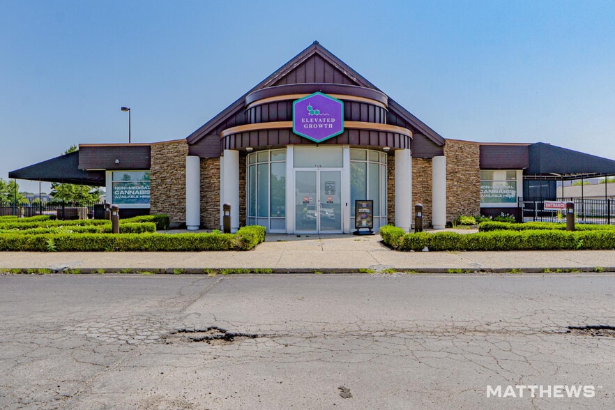 Primary Photo Of 7520 High Cross Blvd, Columbus Restaurant For Sale