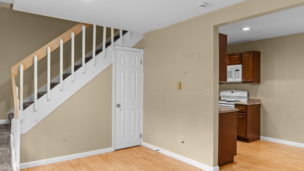 More Photos Of 55 Washington St, Lockport Apartments For Sale