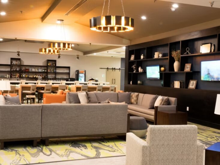 More Photos Of 701 4th St, Alexandria Hotel For Sale