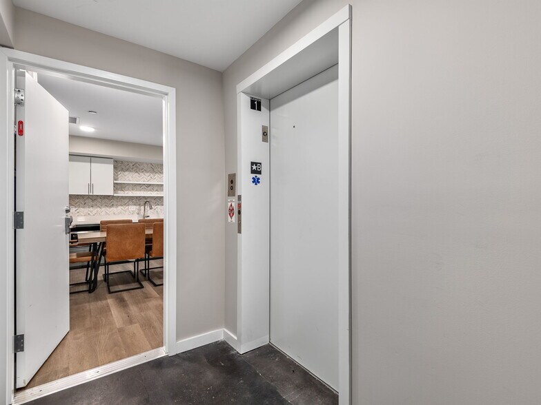 More Photos Of 39 Patton Ave, Asheville Office For Lease