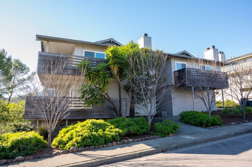 Primary Photo Of 151-153 Upper Via Casitas, Greenbrae Apartments For Sale