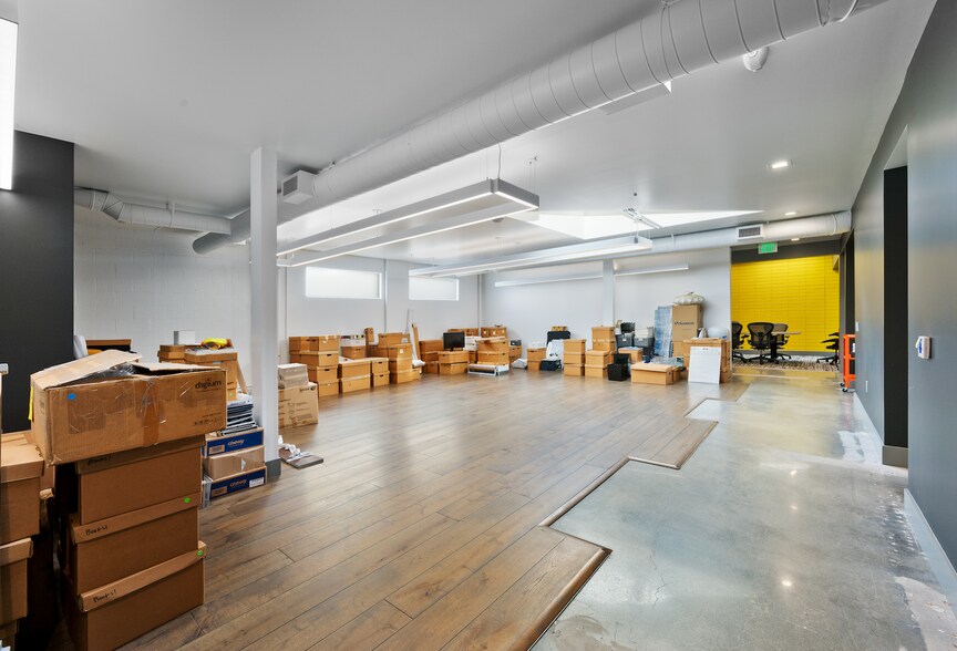 More Photos Of 953 N Cole Ave, Los Angeles Office For Sale