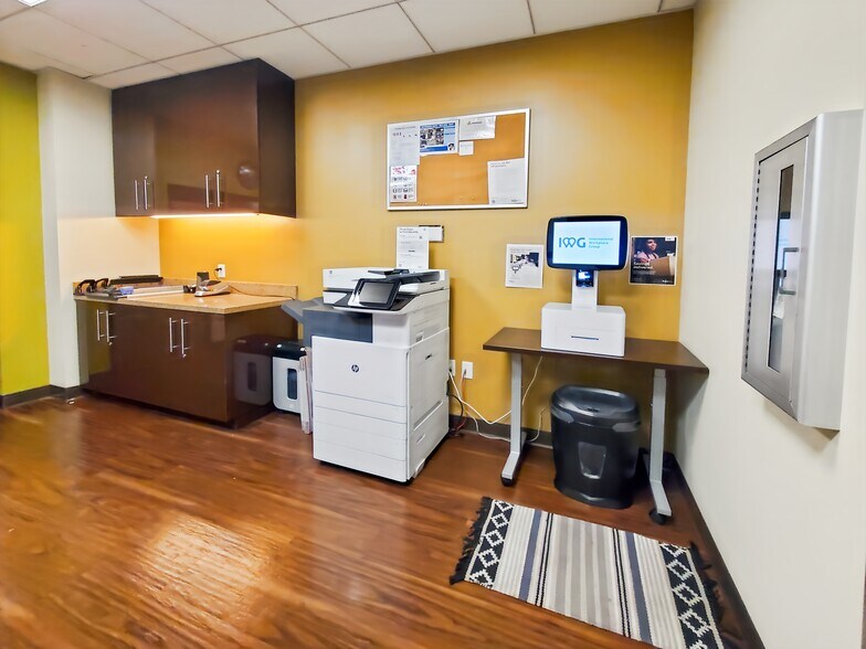More Photos Of Orange Executive Tower, 1100 Town Rd, Orange Coworking Space