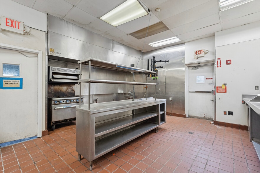 More Photos Of 7165 Germantown Ave, Philadelphia Restaurant For Lease