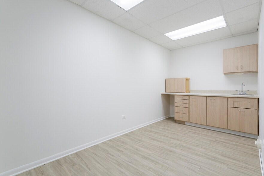 More Photos Of 1835 N 19th Ave, Melrose Park Medical For Lease