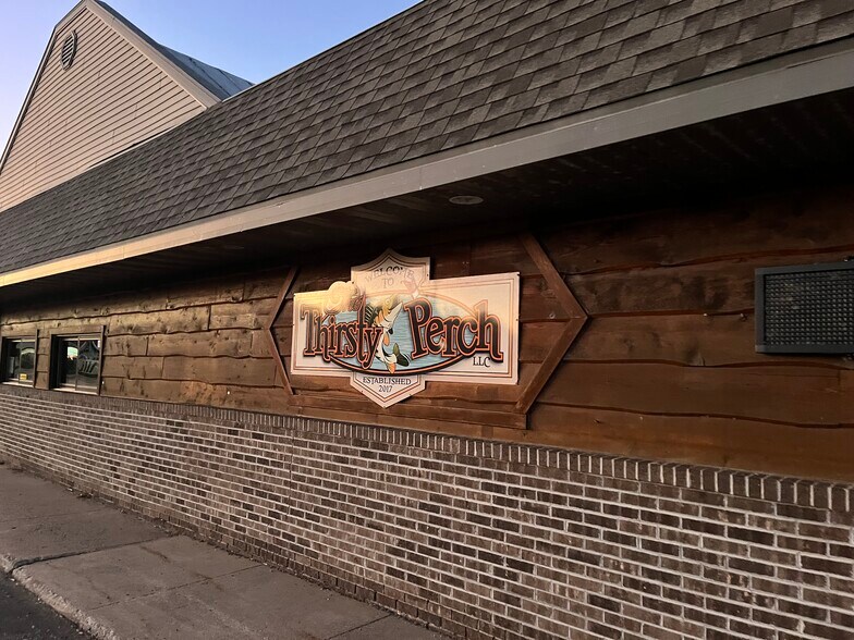 Primary Photo Of 195 Water St, Iola Restaurant For Sale