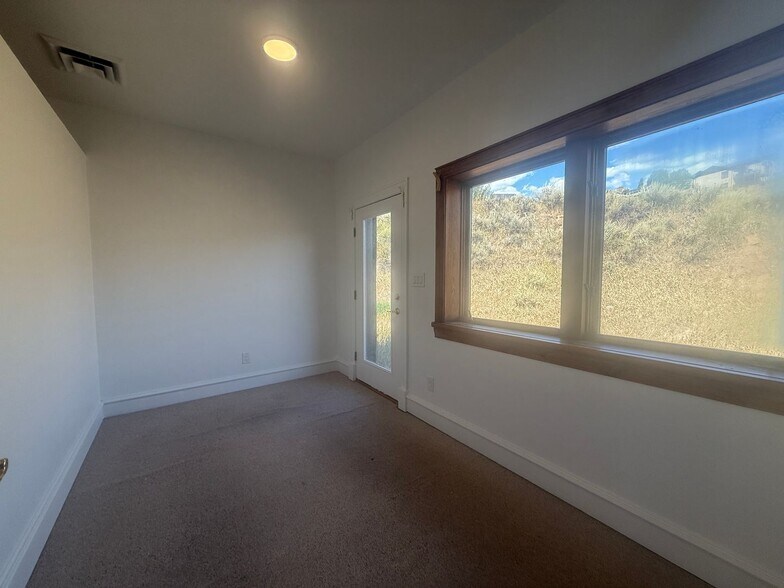More Photos Of 440 S Lincoln Ave, Steamboat Springs Office For Lease