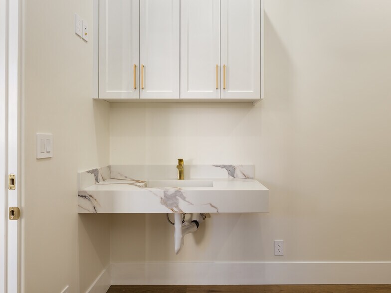 More Photos Of 1427 W 8th St, San Pedro Coworking Space