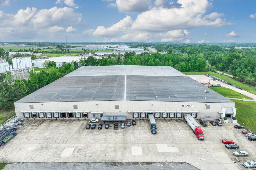 More Photos Of 195 Industrial Blvd, Madison Distribution For Lease