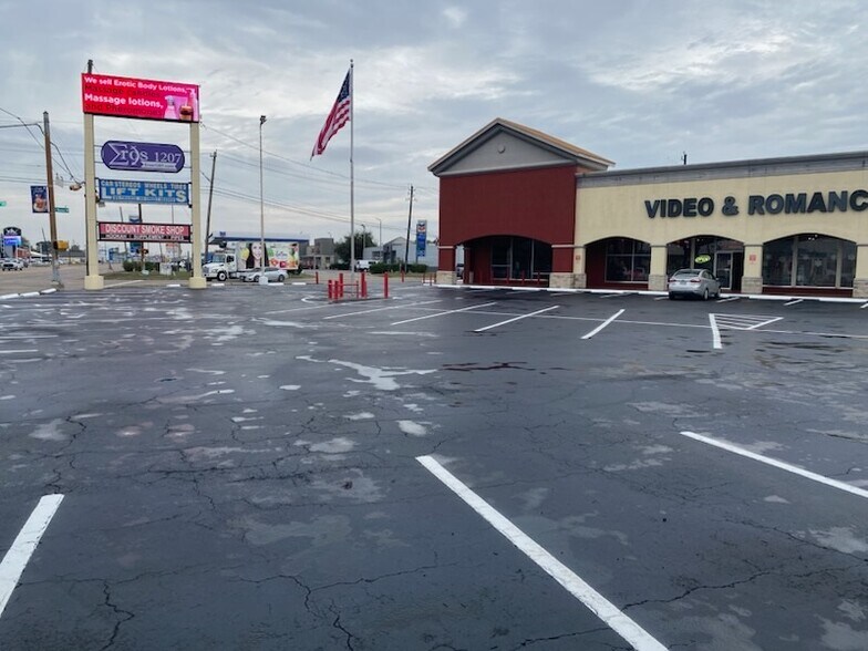 More Photos Of 1201-1207 Spencer Hwy, South Houston General Retail For Sale