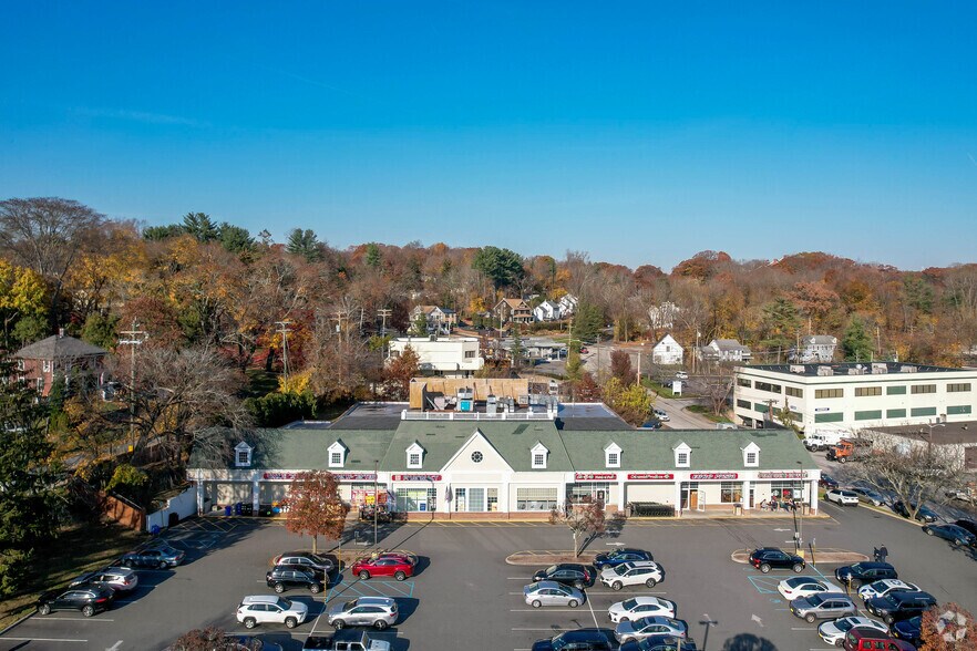 More Photos Of 89 N State Rd, Briarcliff Manor General Retail For Lease