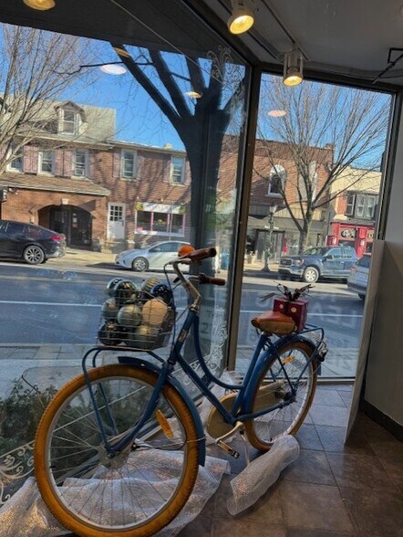 More Photos Of 319 York Rd, Jenkintown Storefront Retail Office For Lease