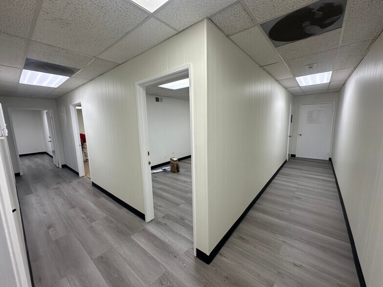 More Photos Of 9725 Owensmouth Ave, Chatsworth Warehouse For Lease