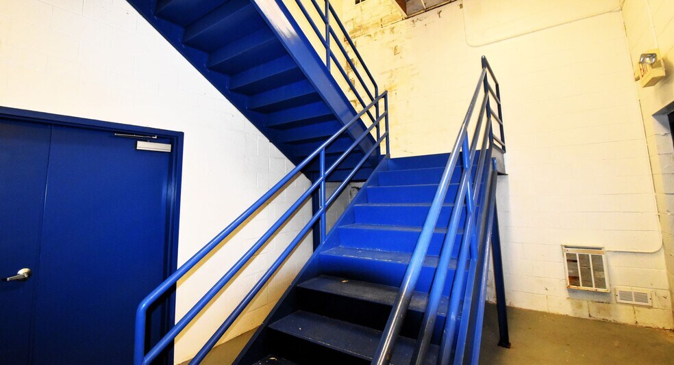 More Photos Of 130 W Boylston St, Worcester Storefront Retail Office For Sale