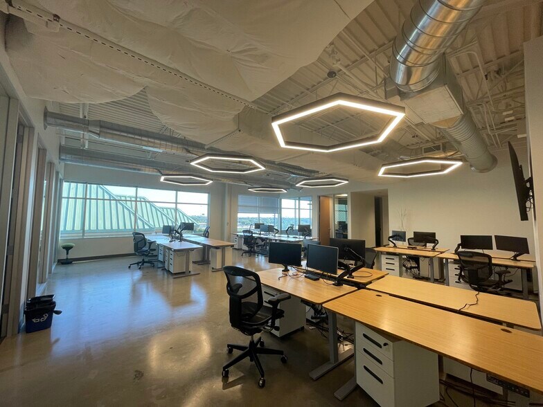 More Photos Of 8611 N Mo Pac Expy, Austin Medical For Lease