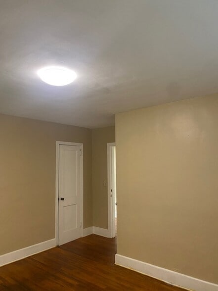 More Photos Of 5560 Jonesboro Rd, Lake City Office For Sale
