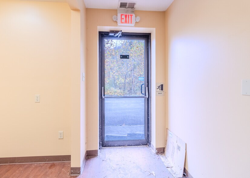 More Photos Of 1600 Wildlife Lodge Rd, Lower Burrell Medical For Lease