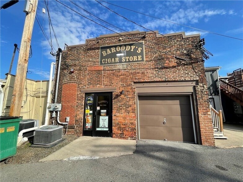 More Photos Of 424 Exchange St, Geneva Storefront Retail Office For Lease