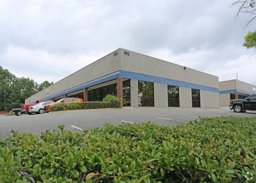 More Photos Of 100 Oxmoor Rd, Birmingham Unknown For Lease
