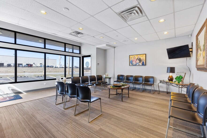 More Photos Of 5676 W Skelly Dr, Tulsa Medical For Sale