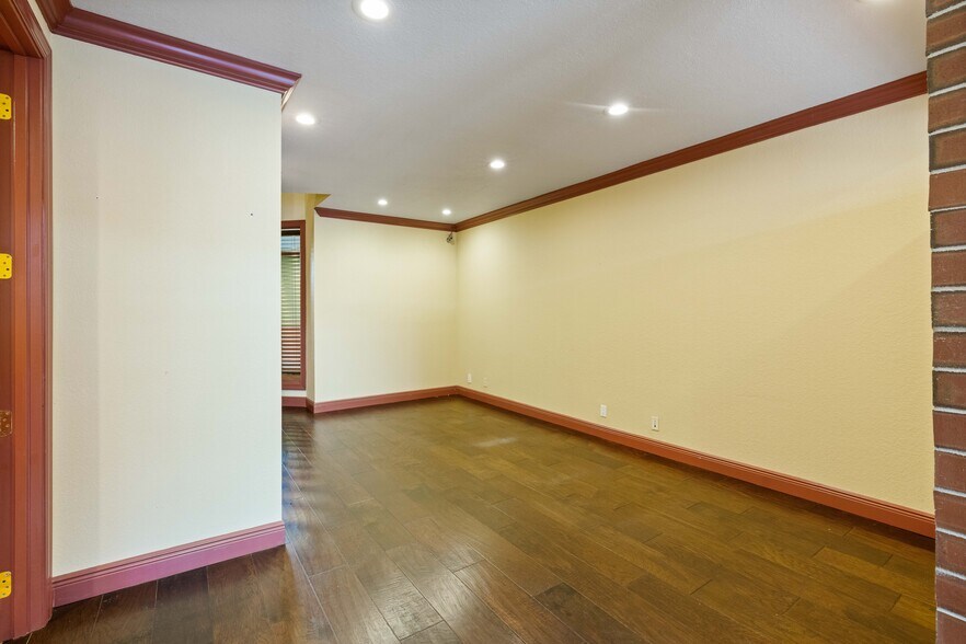 More Photos Of 658 W Indiantown Rd, Jupiter Medical For Sale