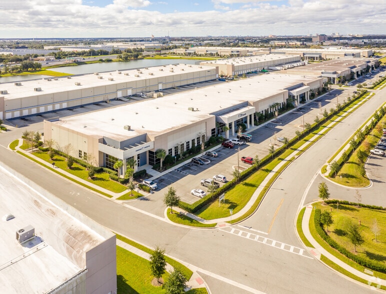 More Photos Of 8063 Beacon Lake Dr, Orlando Unknown For Lease