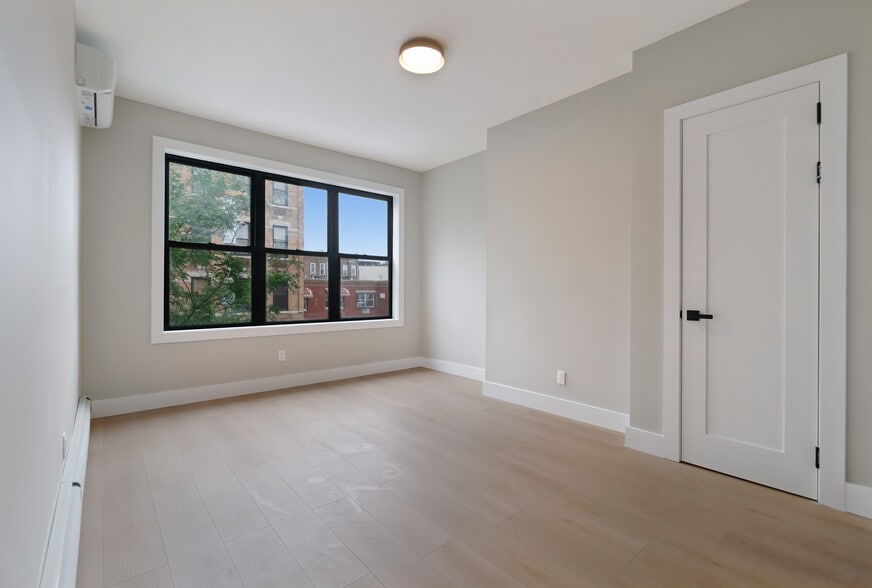 More Photos Of 124 Grove St, Brooklyn Apartments For Sale