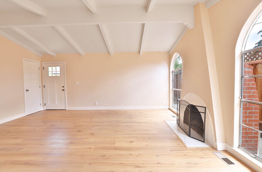 More Photos Of 992 Gale Dr, Campbell Apartments For Sale