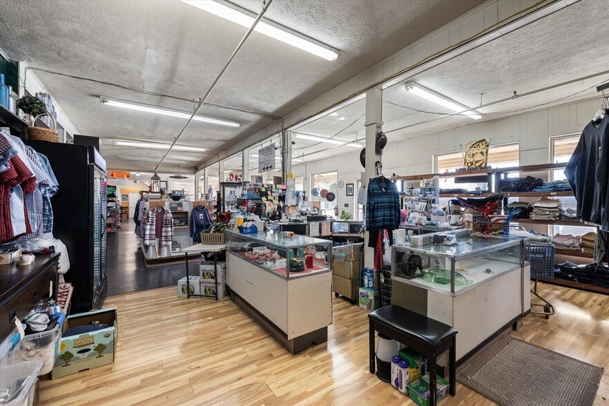 More Photos Of 5307 Main St, Stephens City General Retail For Sale