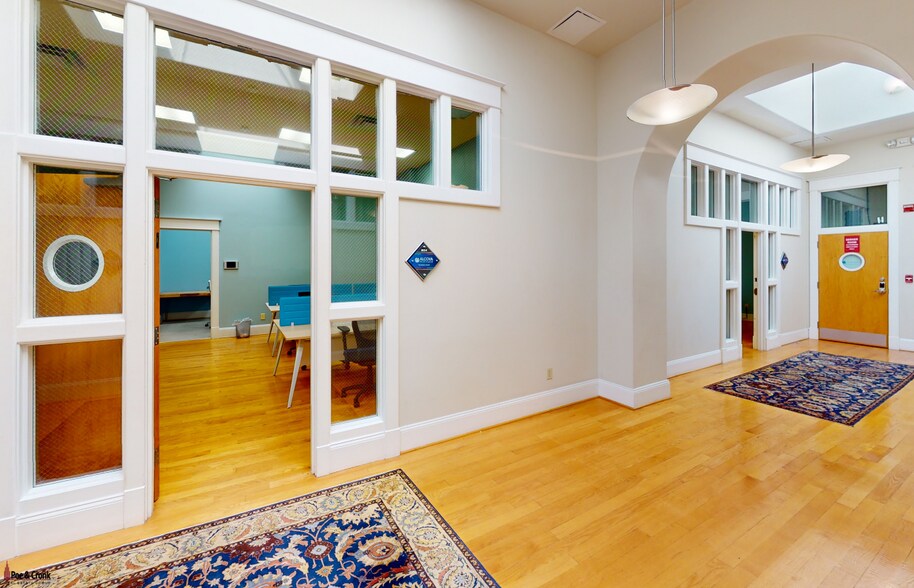More Photos Of 307 Market St SE, Roanoke Loft Creative Space For Lease
