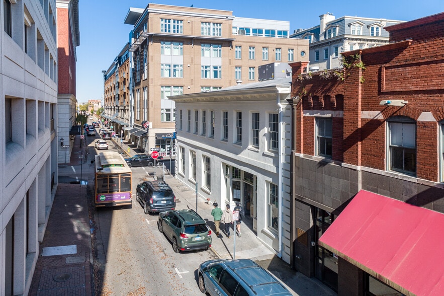 More Photos Of 10 Whitaker St, Savannah Storefront Retail Residential For Lease