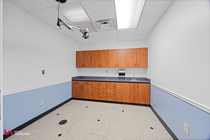 More Photos Of 1776 Old Spring House Ln, Dunwoody Medical For Lease