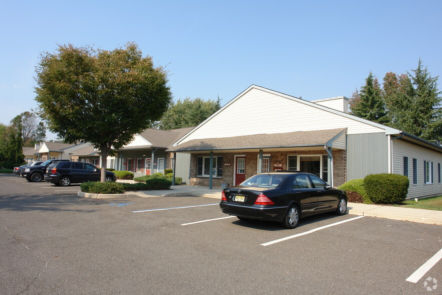 More Photos Of 231 Crosswicks, Bordentown Storefront For Sale